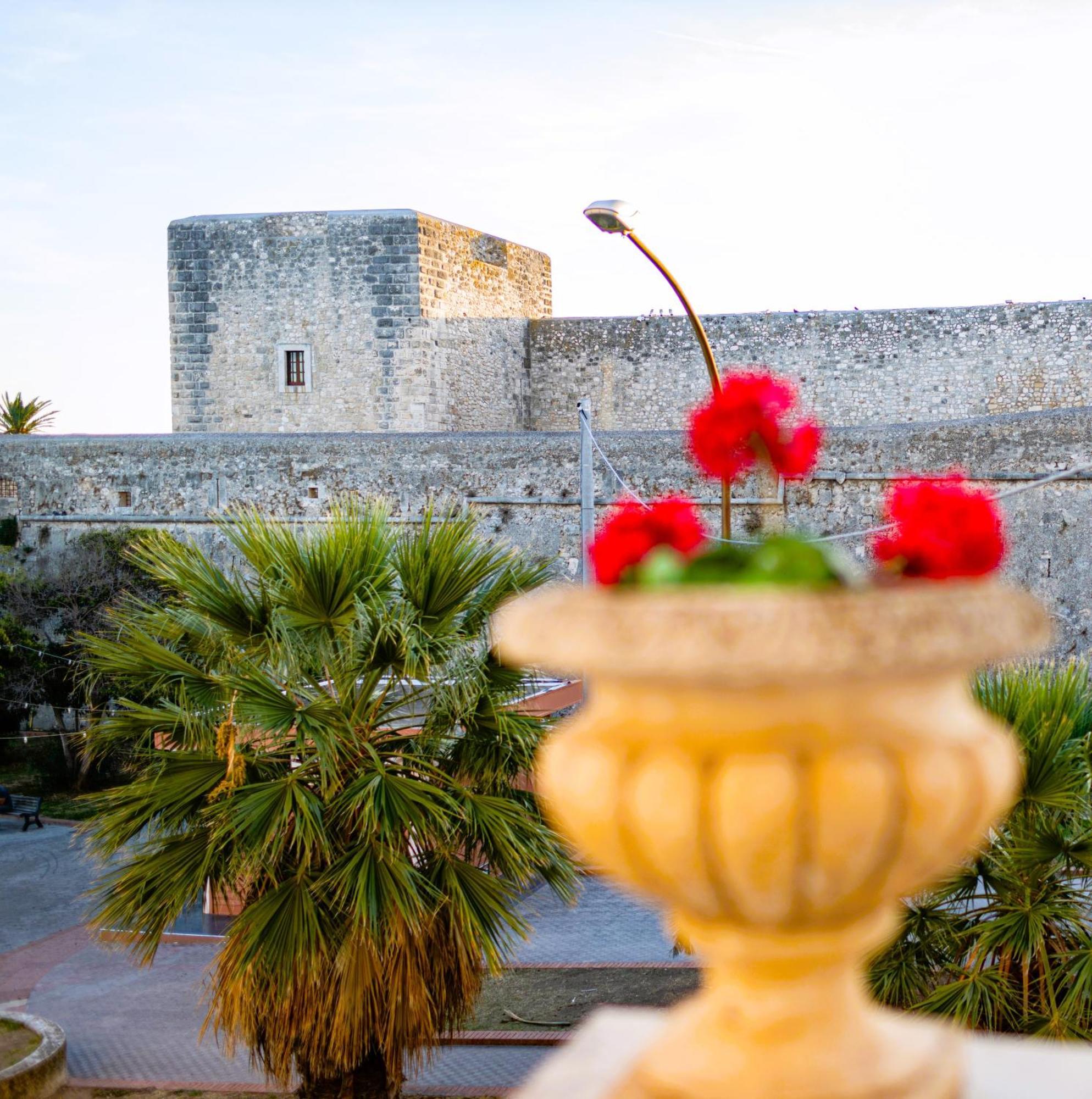 Mare E Castello Apartment Manfredonia Exterior photo