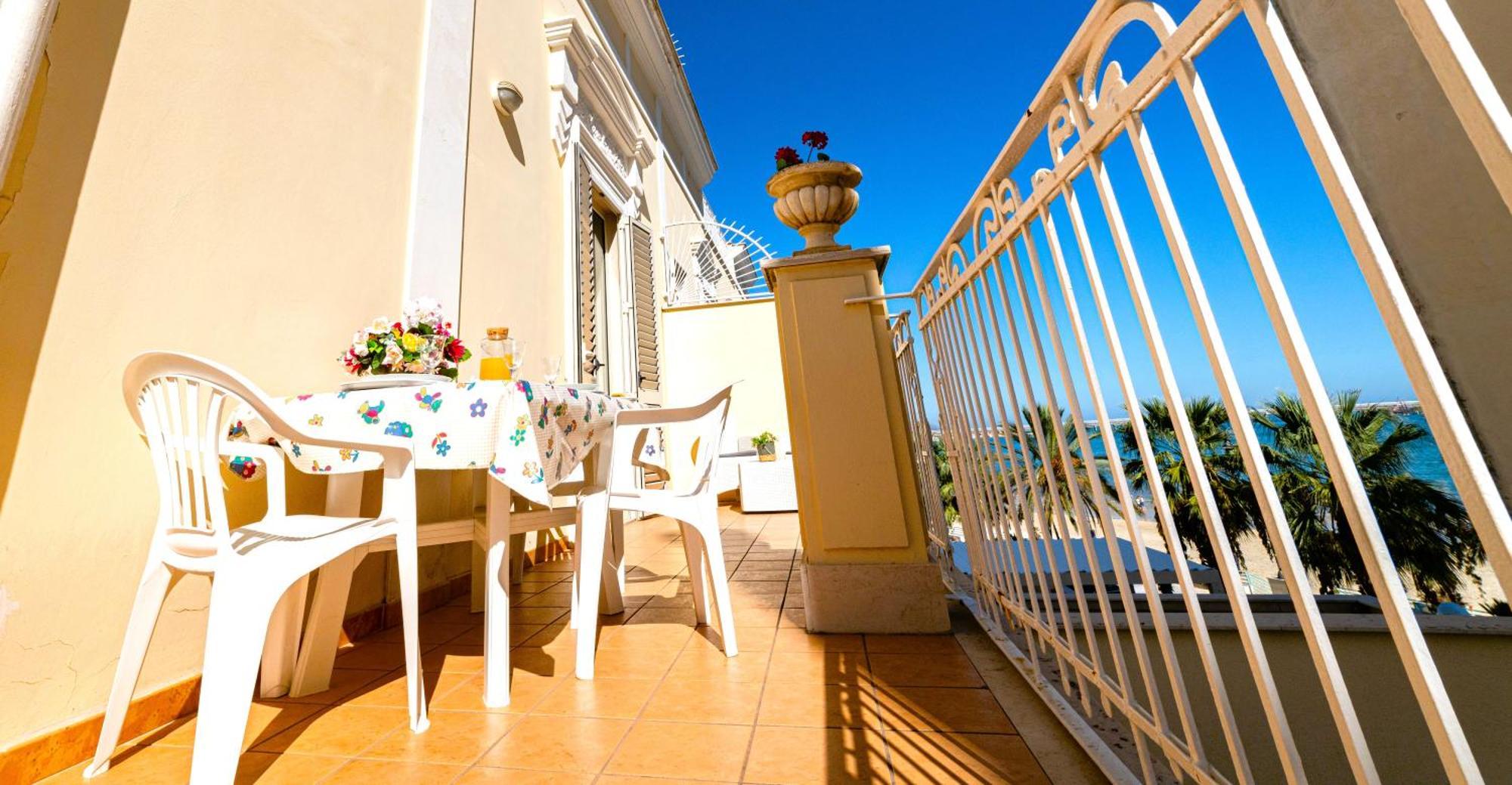 Mare E Castello Apartment Manfredonia Exterior photo